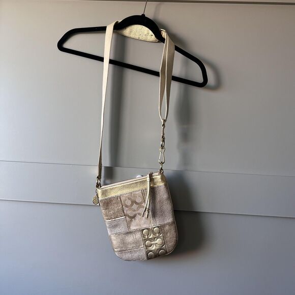 Coach Patchwork Crossbody Bag Womens Gold Metallic Signature Swingpack 42883 - Picture 2 of 15